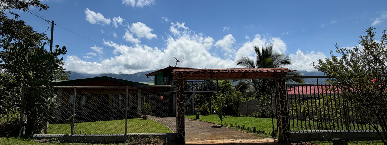 Casa de campo en Cajón Pérez Zeledón — photo 1 of 5