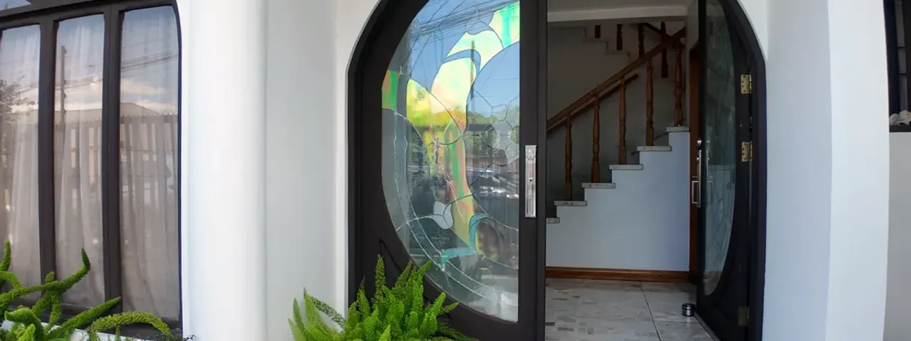 Residencia Independiente con Apartamentos Integrados en Escazú — foto 1 de 5