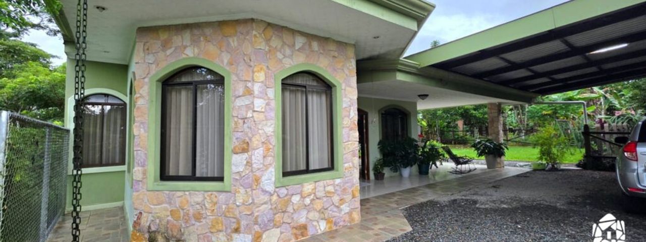 Linda casa en venta en Repunta de Pérez Zeledón — foto 1 de 5