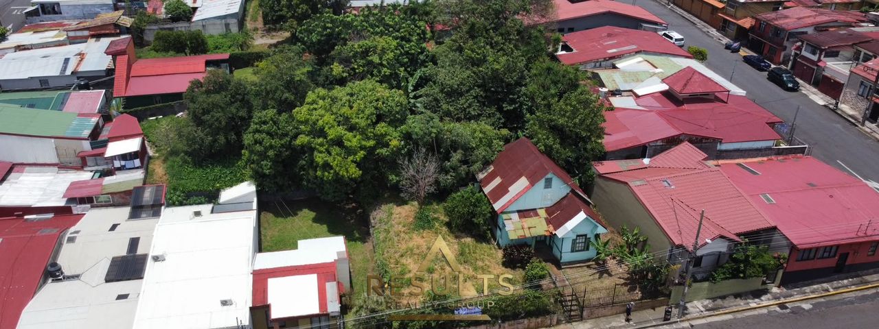 1,186 m2 Commercial Lot close to the CENTRAL PARK! — foto 1 de 12