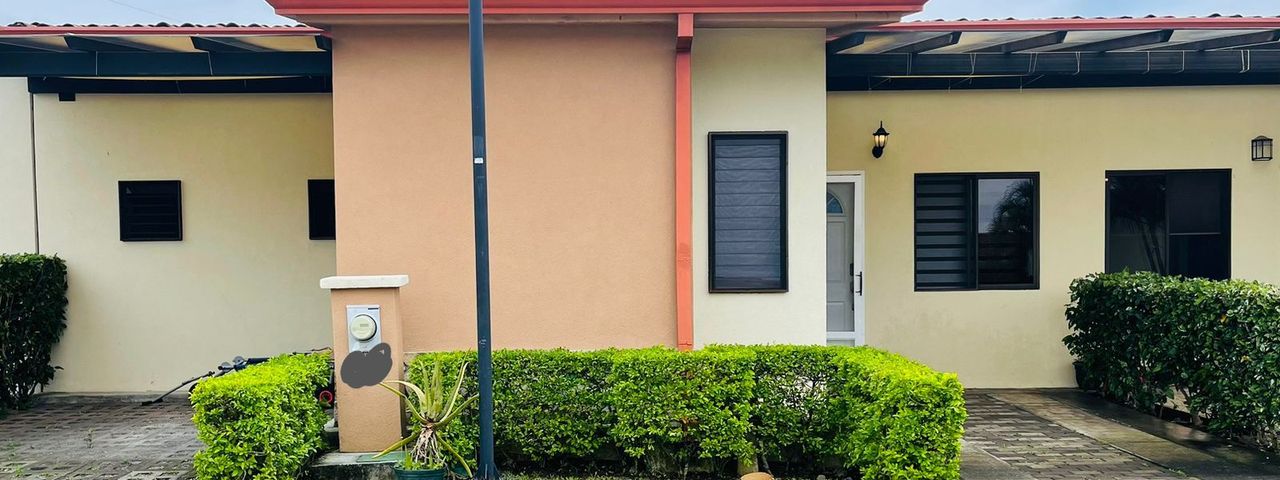 Residencia Remodelada en Condominio Terrazas del Oeste — photo 1 of 20