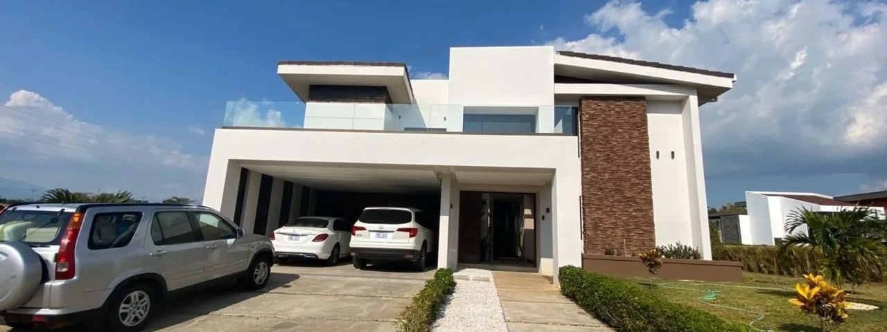 Casa de Lujo en Hacienda Espavel La Guácima Alajuela — foto 1 de 14