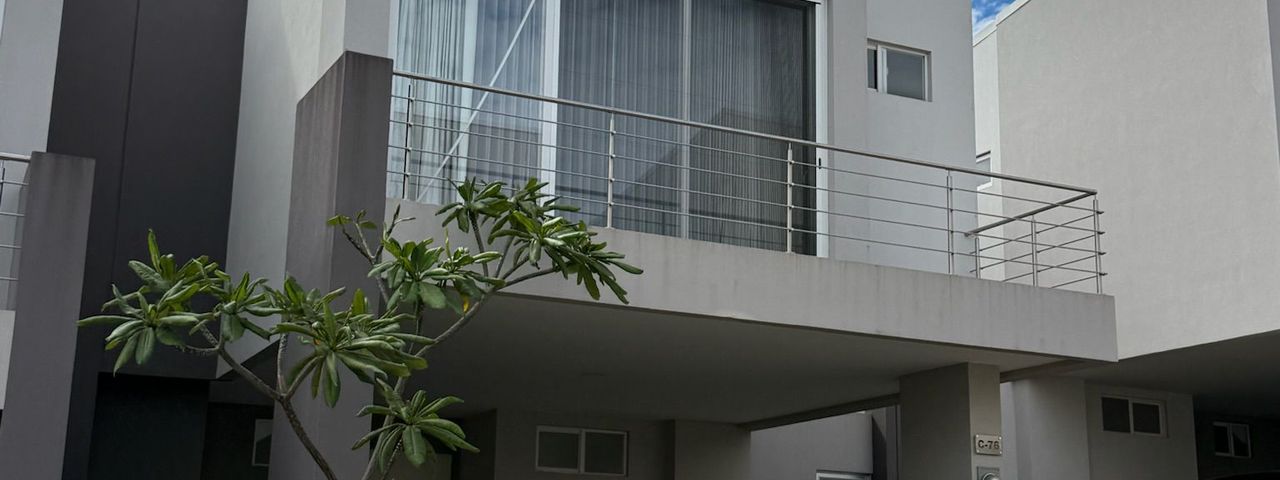 Residencia Moderna en La Ribera de Belén – 3 Hab / 3 Parqueos — photo 1 of 14