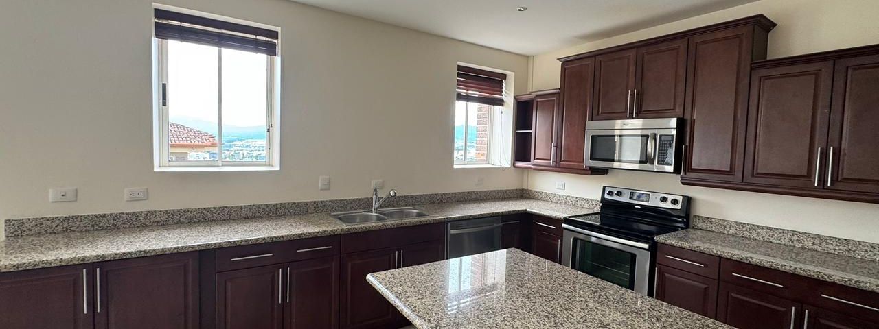 San Rafael de Escazú | 3 Hab / 2.5 Baños / 170 m2 — photo 1 of 20