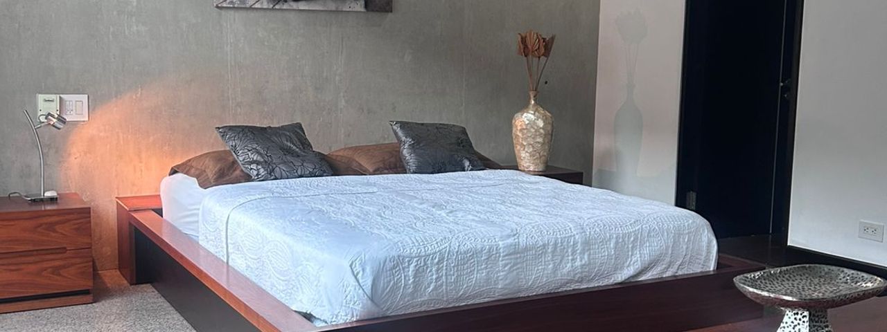 LOFT DE LUJO EN AVENIDA ESCAZÚ - 84 M2 — photo 1 of 9