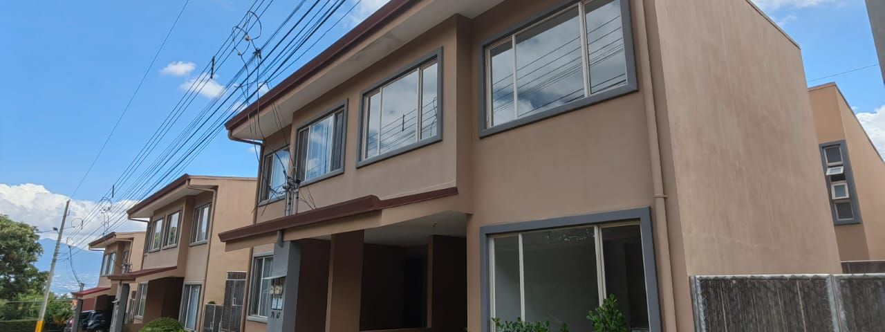 Residencial Flor de Itabo, Heredia - 3DOR/1.5BA - 145 m2 — photo 1 of 20