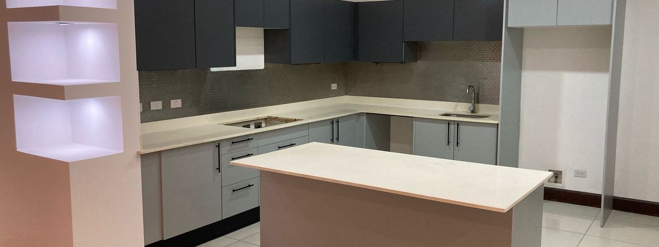 Exclusivo de 4 Hab + Servicio | Terraza de 36 m2 | Cerca de Hospital Metropolitano — photo 1 of 14