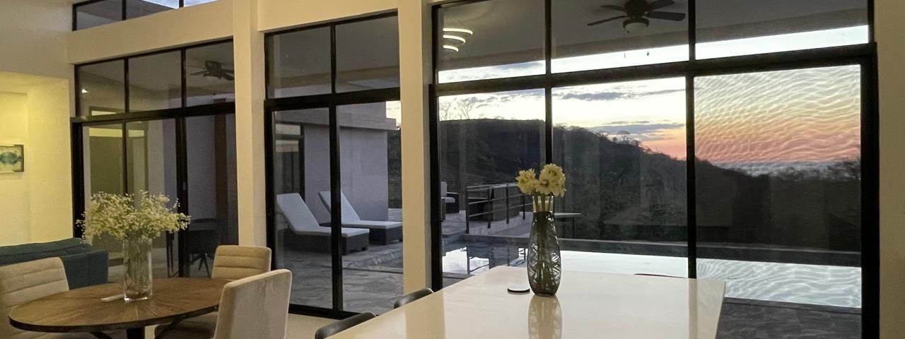 Residencia Contemporánea de Lujo 6BR/6BA en Mar Vista — photo 1 of 18