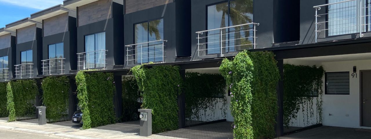 Moderna Casa de 2 Niveles en Alquiler | La Guácima de Alajuela — photo 1 of 5