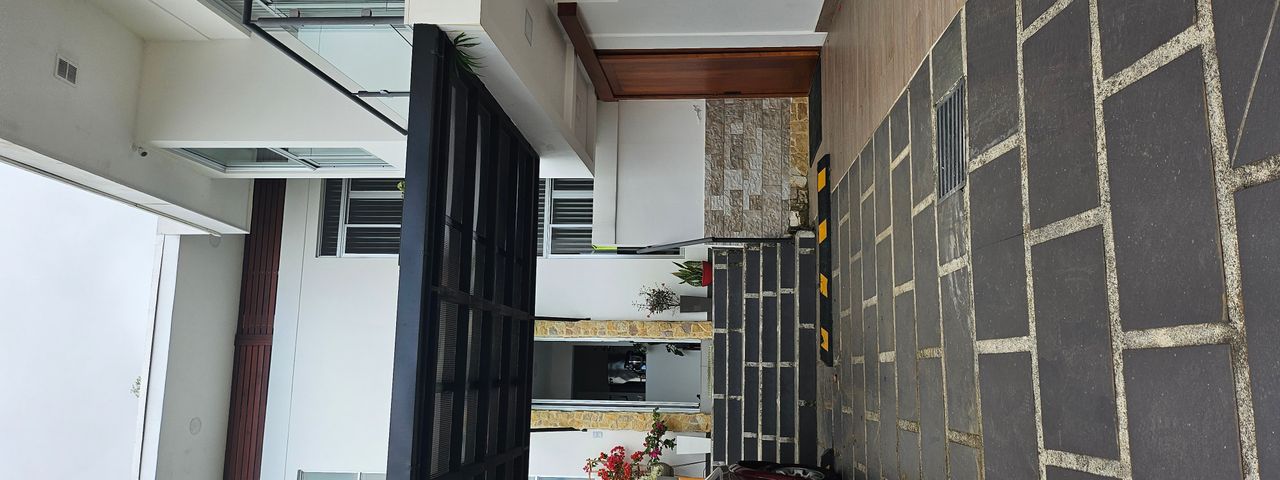 Alquiler  casa en Pinares — photo 1 of 6