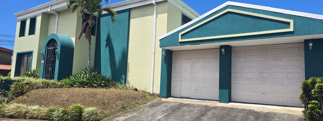 Venta de casa en Residencial Villa Adobe, Santo Domingo, Heredia — photo 1 of 21