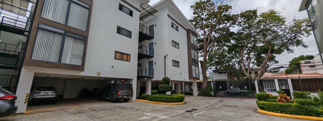 Venta de apartamento en 4to piso, condominio Distrito Irazú, La Uruca — foto 1 de 5