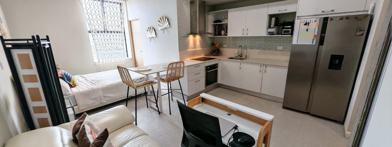 Venta de apartamento tipo estudio en piso 24 con parqueo en Torre URBN Escalante, San José — foto 1 de 5