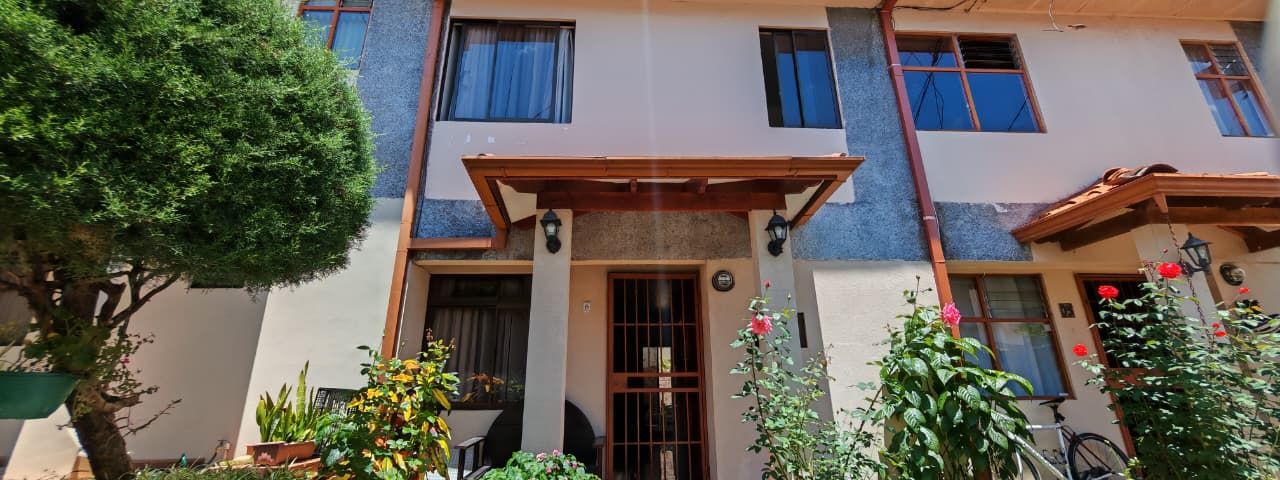 Venta de casa con cuatro habitaciones en Condominio en Barrio Cordoba, Zapote — foto 1 de 5