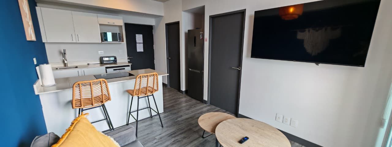 Alquiler de apartamento amoblado con parqueo y bodega, piso 22, Torre Scret Sabana — foto 1 de 5