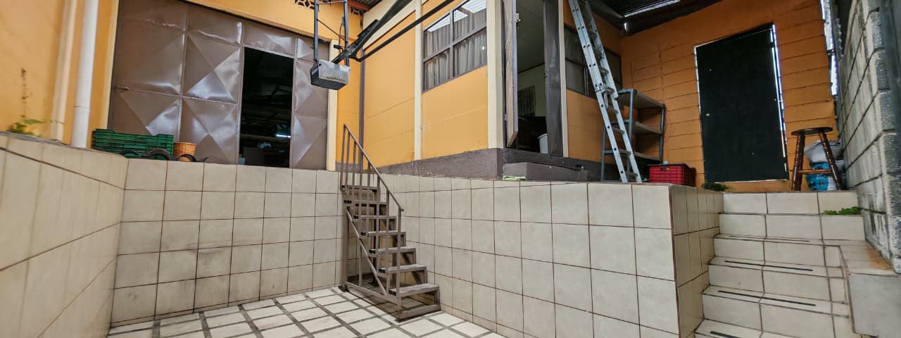 Venta de propiedad con una Bodega, ideal para desarrollo de apartamentos, San Antonio de Coronado — foto 1 de 5
