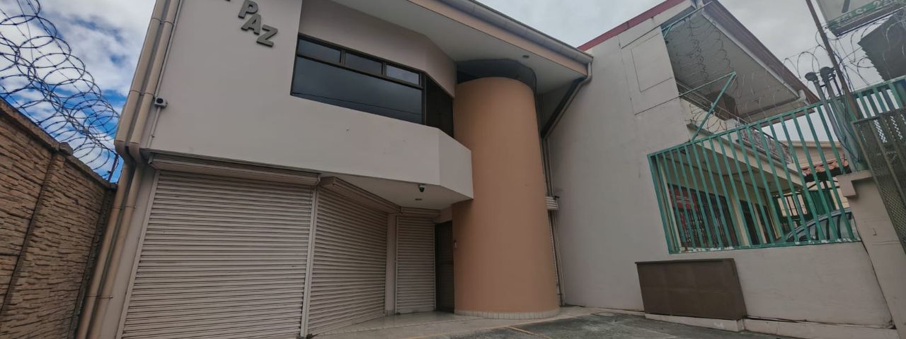 Alquiler de local comercial con excelente ubicación en El Carmen de Guadalupe — foto 1 de 5