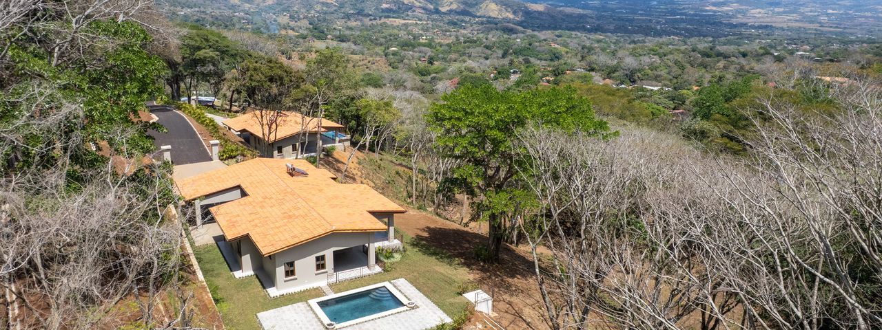 21333 - Contemporary Valley View One-Story House with Large Terrace — photo 1 of 21
