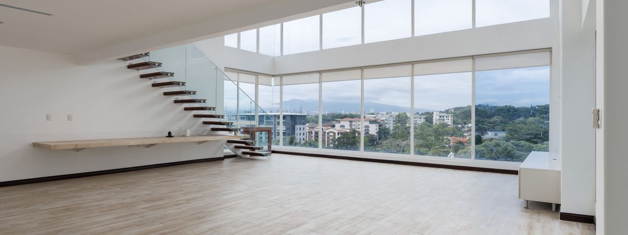 21351 - Spacious Penthouse with excellent location and panoramic views — photo 1 of 20