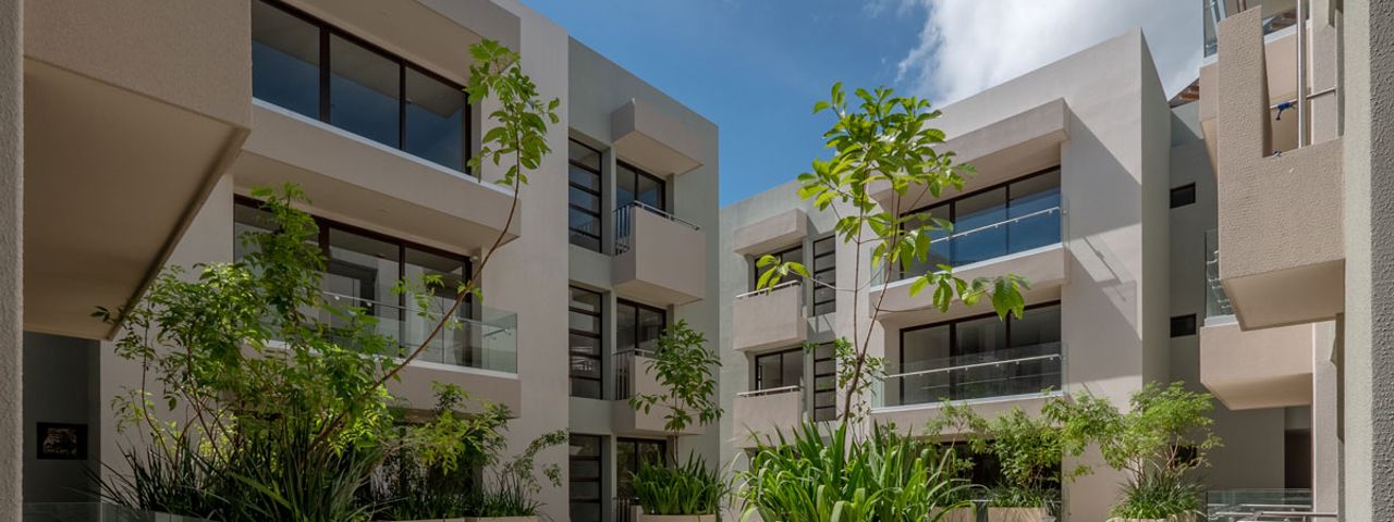 19153 - Luxury Boutique apartments in Santa Ana — photo 1 of 12