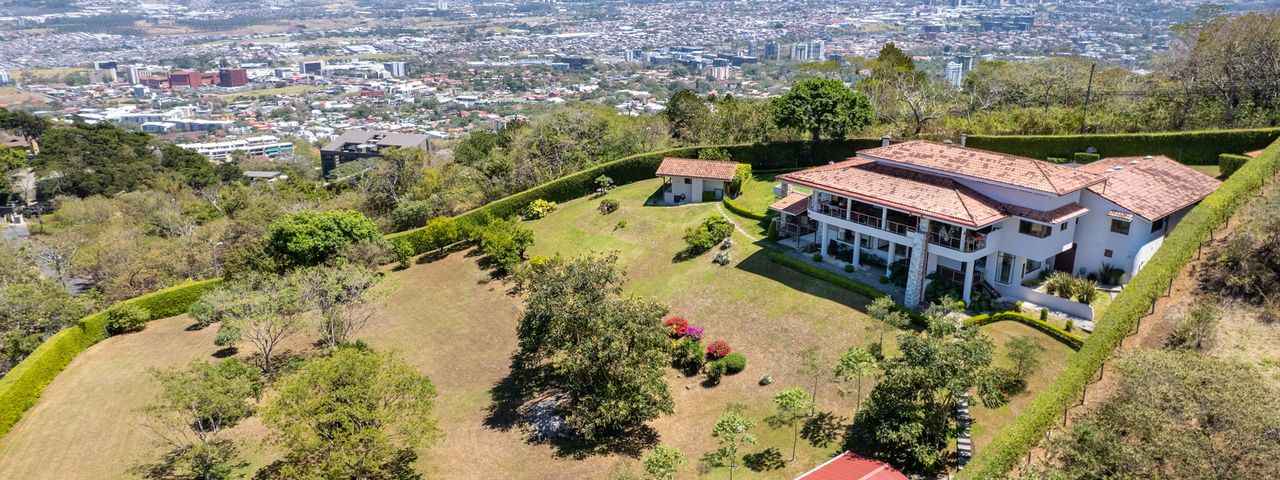 21372 - Luxury Residence with Views in Monasterio, Escazú — photo 1 of 21