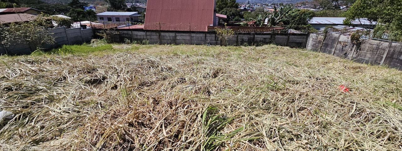 Terreno residencial esquinero en venta — photo 1 of 8