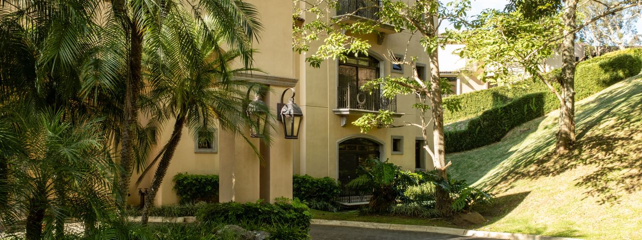 VILLA VENTO – 101B — photo 1 of 21