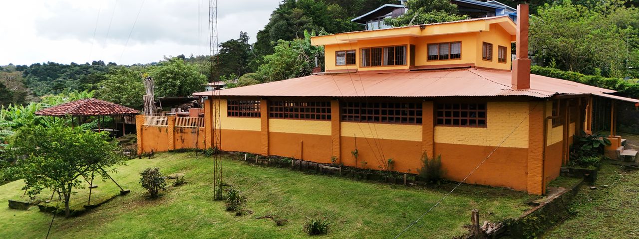 Se vende casa de montaña en Residencial Cipresal, San José de la Montaña, Heredia — photo 1 of 20