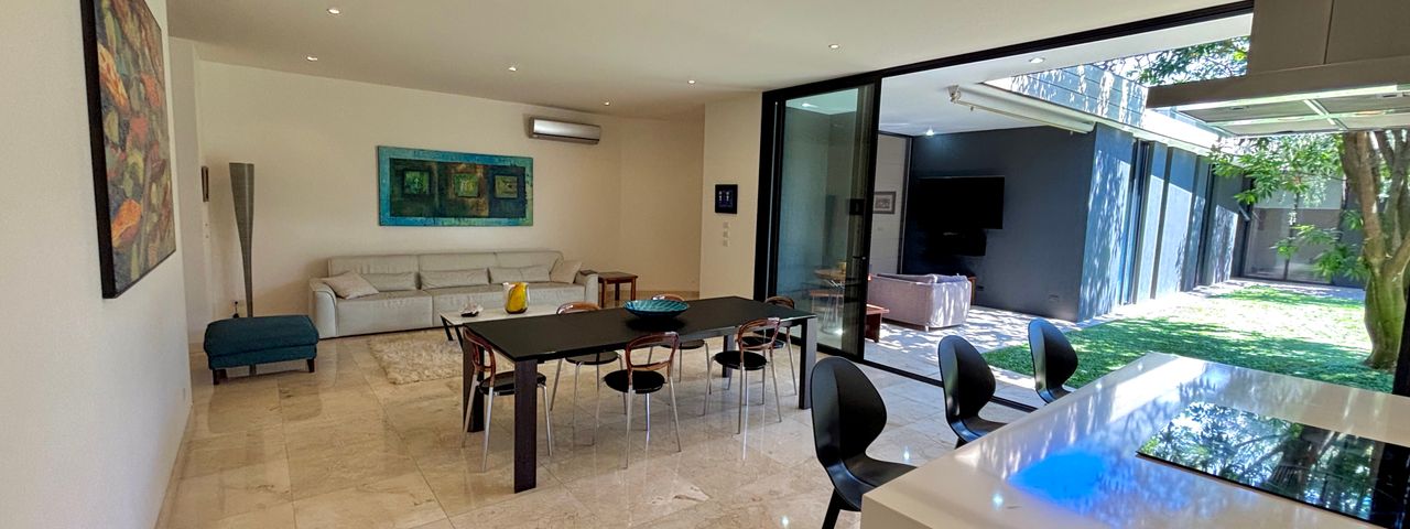 Casa en exclusivo y moderno condominio en Lindora — photo 1 of 20