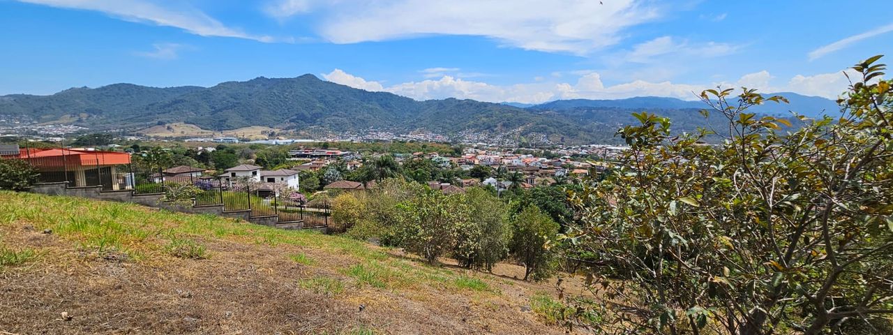 VENDO LOTE EN CURRIDABAT CON VISTA ESPETACULAR — photo 1 of 6