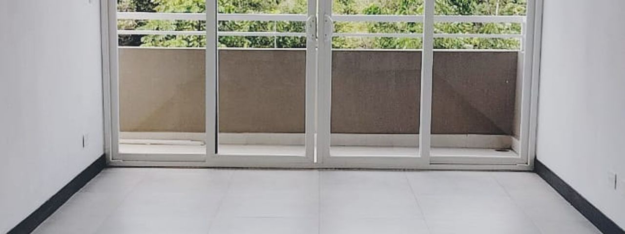 se alquila apartamento en condominio Montealto en tercer piso — photo 1 of 5