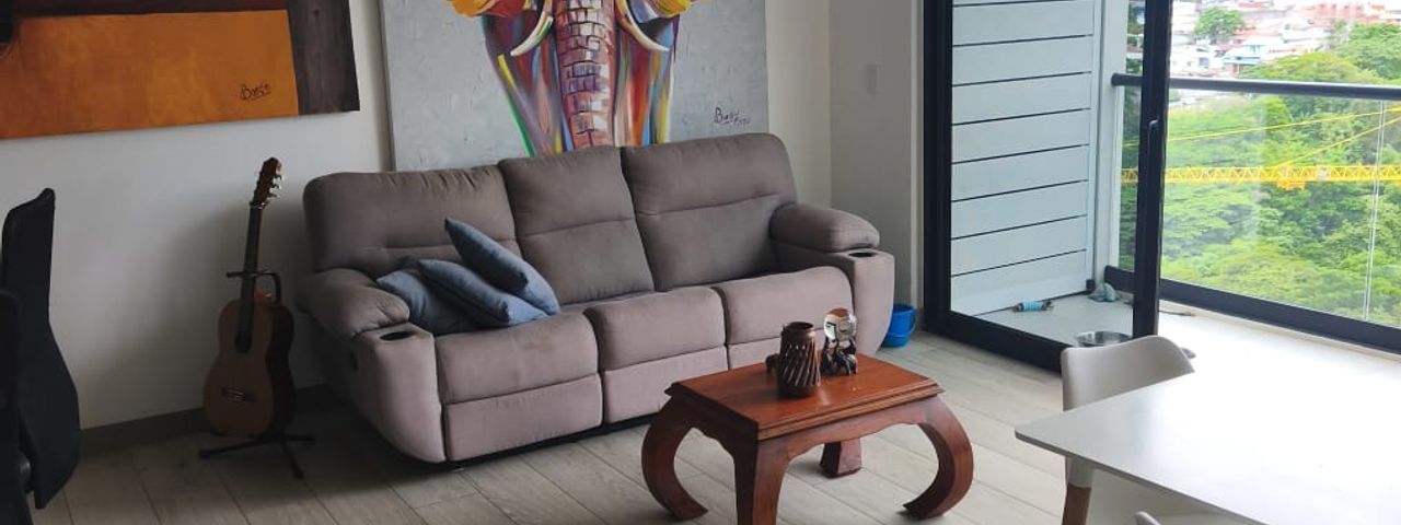 se vende apartamento en el piso 21 en nucleo Sabana — photo 1 of 5