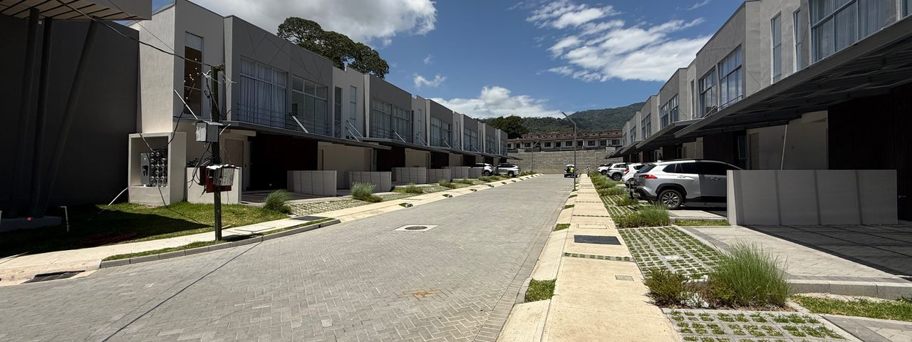 ALQUILER DE CASAS EN RÍO ORO, SANTA ANA PARA ESTRENAR — photo 1 of 17