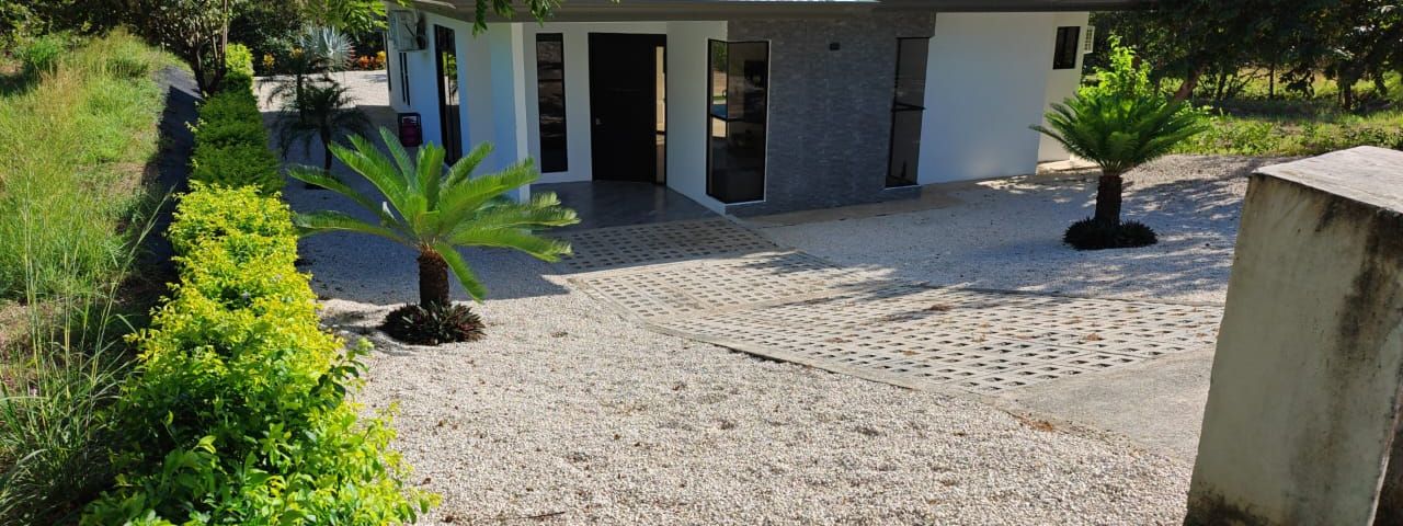 Marbella beach house — photo 1 of 15