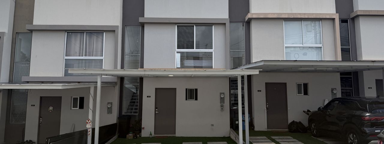 Casa de 2 Habitaciones En Venta en Condominio Latitud 222, Mercedes Norte, Heredia — foto 1 de 5