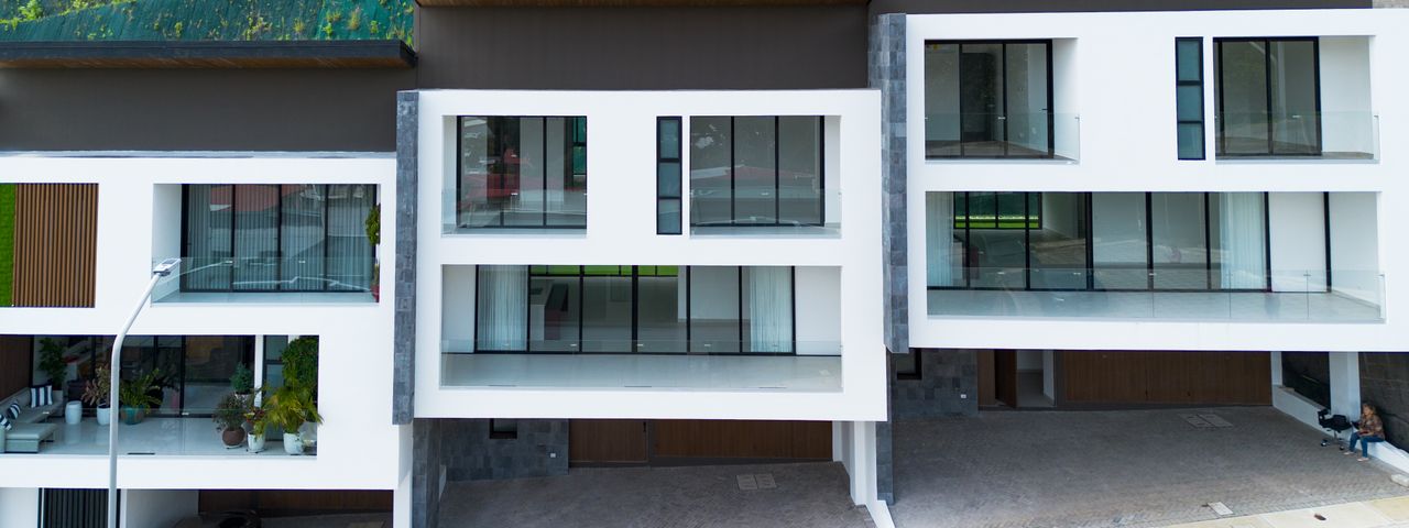 Casa de 4 Habitaciones en Alquiler en Condominio Santa Ana Boulevard, Lindora — photo 1 of 21