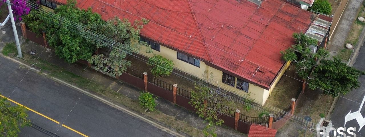 Propiedad Esquinera con Casa de 3 Habitaciones en Venta - San Vicente de Moravia — foto 1 de 5
