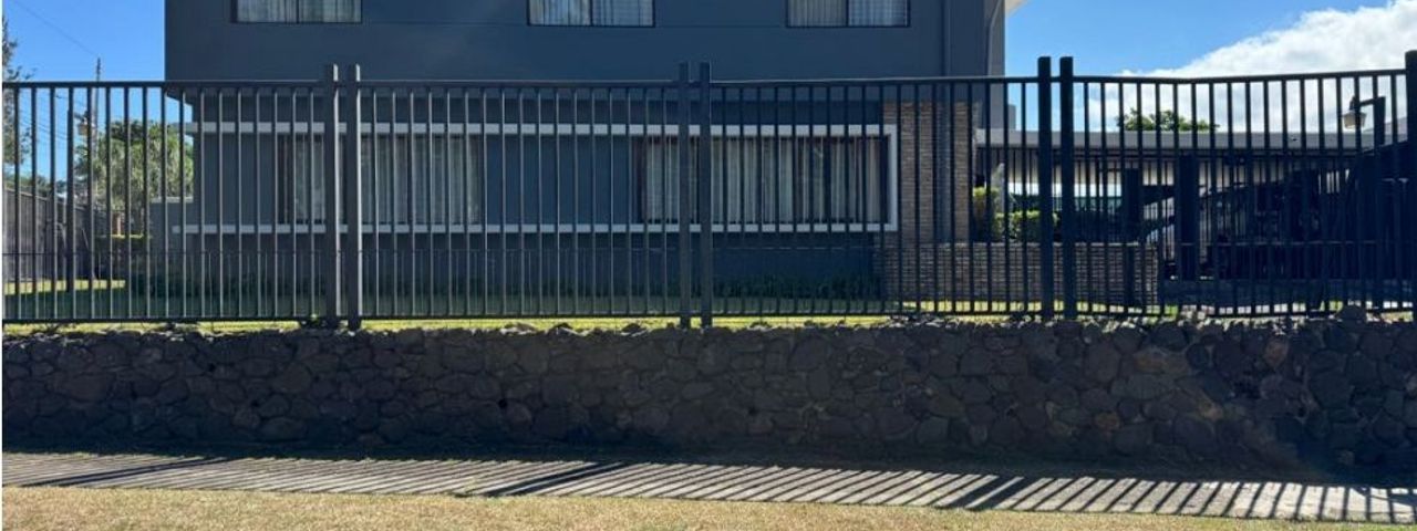 AMPLIA CSA EN VENTA EN LA GURIA DE MORAVIA — photo 1 of 17