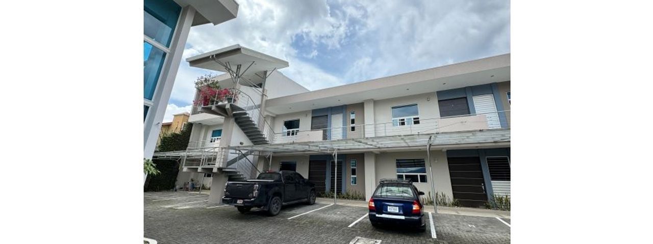 OPORTUNIDAD DE INVERSIÓN Apartamento en venta, Guayabos Curridabat — photo 1 of 12