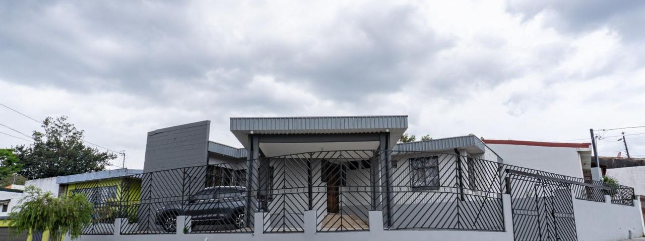 Casa Remodelada en Venta en San Francisco de Dos Ríos — photo 1 of 15