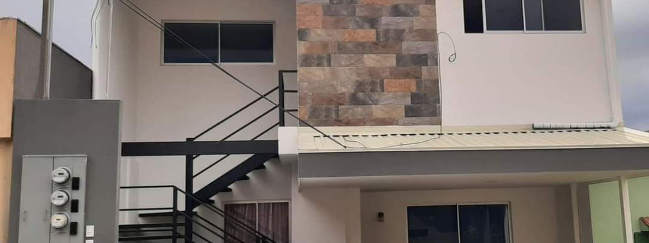 Oportunidad de Inversión Inmobiliaria / 3 Apartamentos generando ganancias — photo 1 of 17