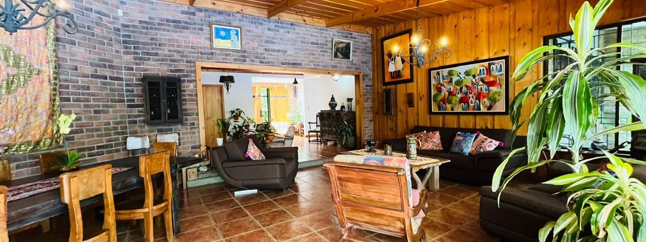 CASA EN VENTA, ESCAZÚ, GUACHIPELIN NORTE, CON PISCINA, CON VISTA — photo 1 of 12