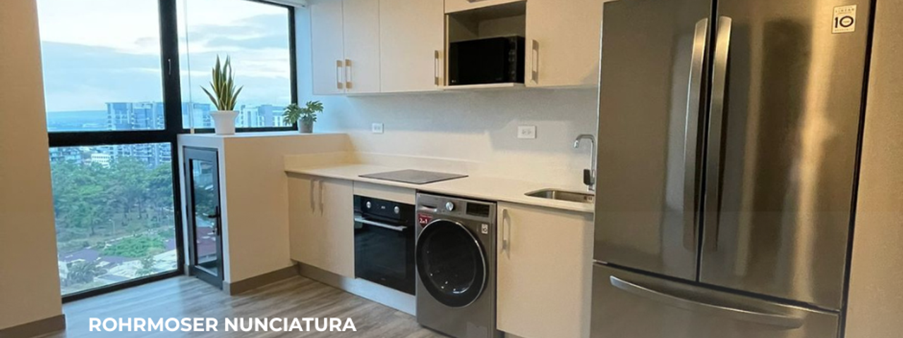 Alquiler de Apartamento con Línea Blanca en Cosmopolitan Tower — photo 1 of 9