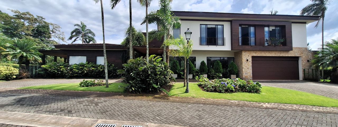 VENTA Magnífica residencia en Ciudad Hacienda Los Reyes — photo 1 of 15