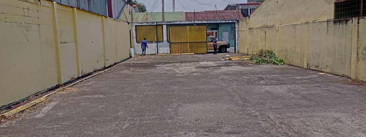 VENTA Lote cerrado y cementado en Mata Redonda — photo 1 of 7