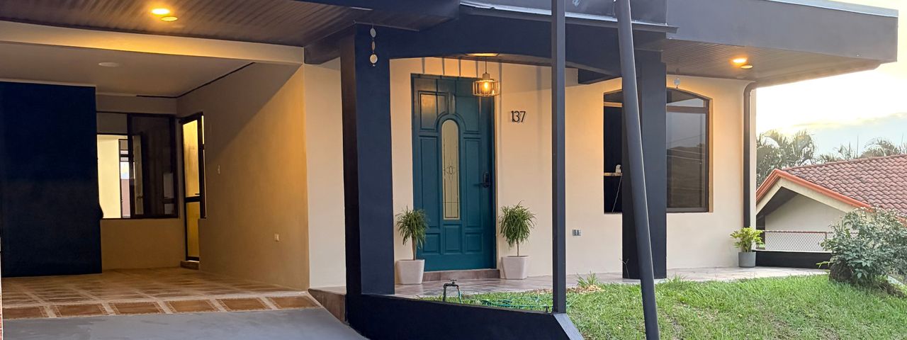 OPORTUNIDAD 😍 Hermosa Casa en Venta o Alquiler 😍 Condominio Lomas del Bosque — photo 1 of 5