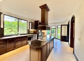 Espectacular Residencia con Piscina Privada y Amplio Jardín en Valle del Sol Lindora, San José Province, Pozos, Valle del Sol, Costa Rica