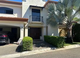 Pozos de Santa Ana Amplia Casa Neo-Colonial en Exclusivo Condominio, Condominio Vía Nova, Calle Miramontes, San José Province, Pozos, Costa Rica