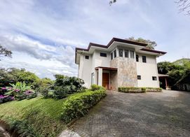 Espectacular Casa Independiente con Vistas Panorámicas en Brasil de Mora, Ciudad Colón, San José, Costa Rica