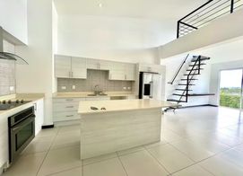 Moderno y Amplio Apartamento en Santa Ana – 188 m² de Lujo y Comodidad, Santa Ana Town Center, San José Province, Santa Ana, Costa Rica